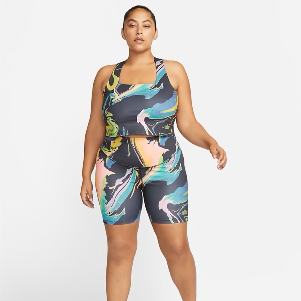 โผ๏ธLAST 1โผ๏ธ Nike Womenโs Marbled Plus Size Outfit 2X - Picture 1 of 9